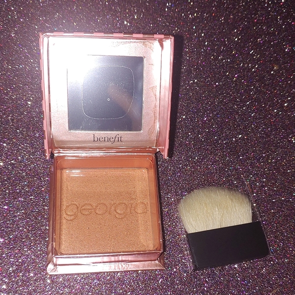 Georgia Golden Peach Blush Golden peach powder blush Benefit Cosmetics